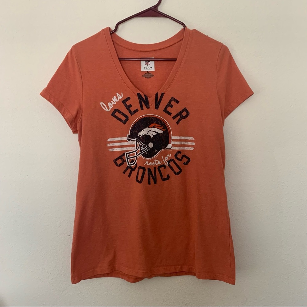 Denver Bronco's NFL Team Apparel Women's T-Shirt Size Large